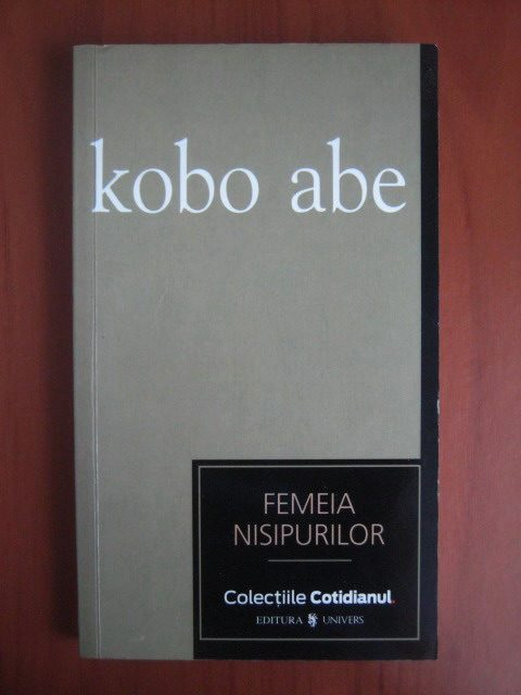 Coperta: Femeia nisipurilor
